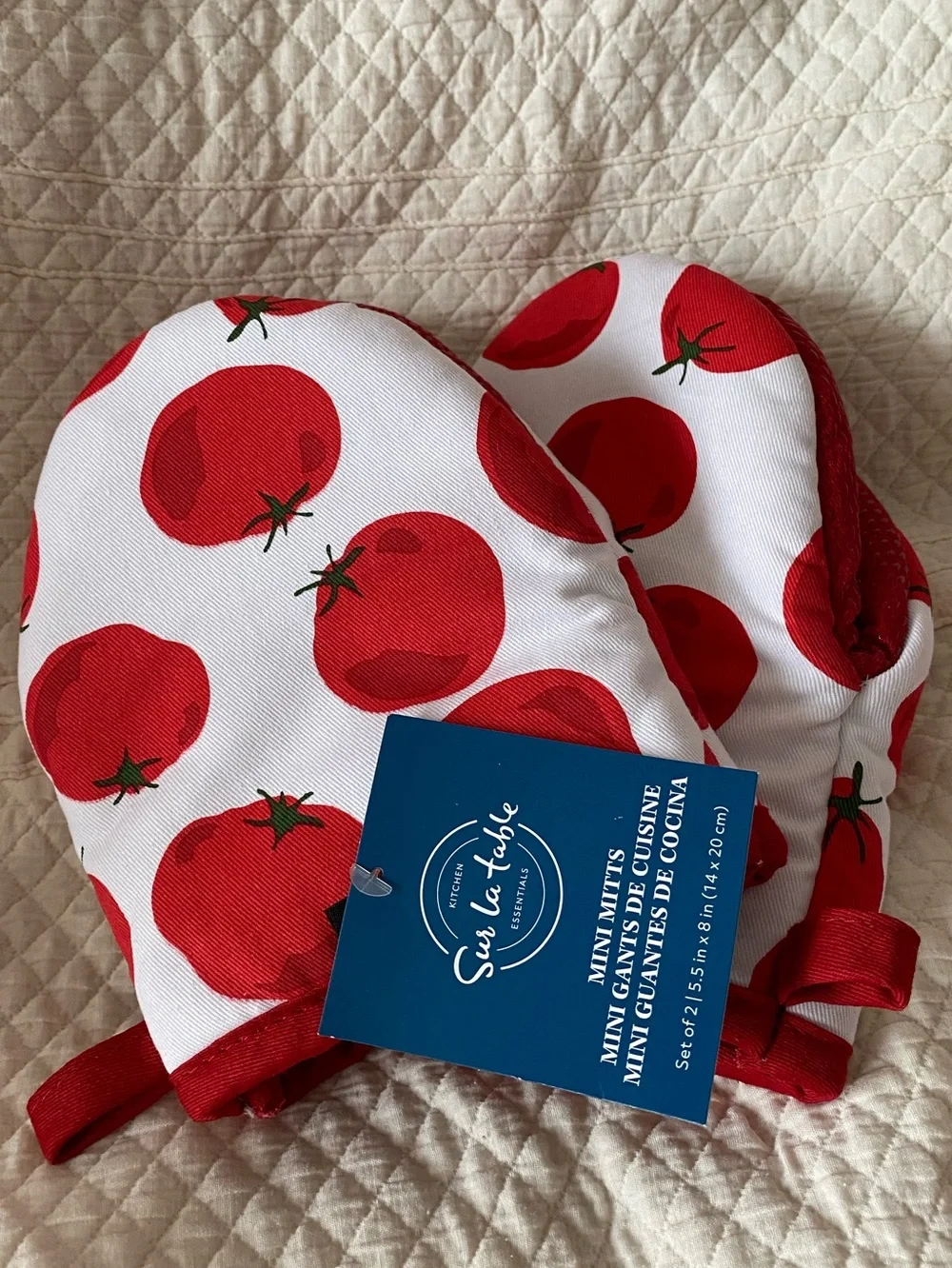 Sur La Table “Tomato” Drying Mat, Mini Oven Mitts and Kitchens Towel Set